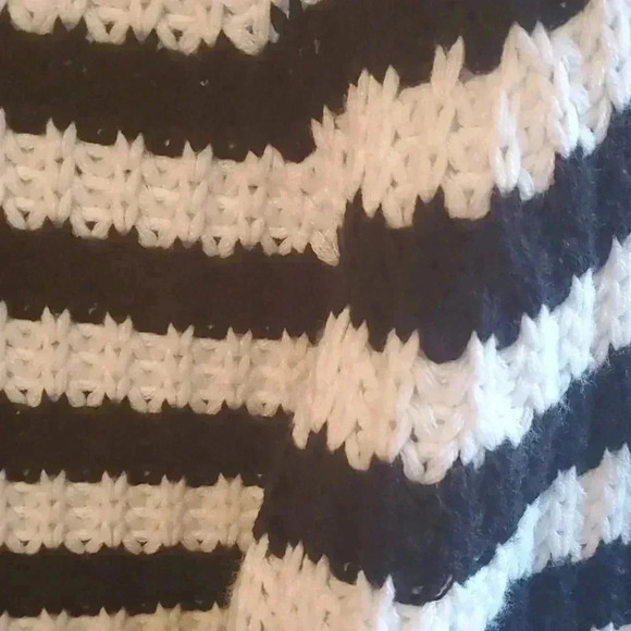 CHELSEA & THEODORE SWEATER - Picture 2 of 3